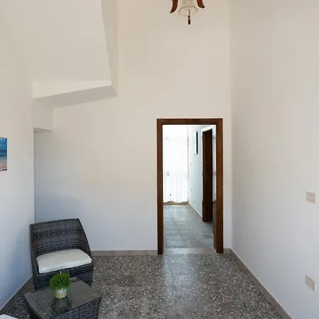 Casa Lu Paparoni 1 A 130 Mt Dalla Specchiarica Di San Pietro In Bevagna Prázdninový dům Torre Colimena